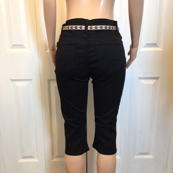 Lee Women’s Black Mid Rise Fit Belted Skimmer Pants- Irregular Size 12M - Picture 2 of 10